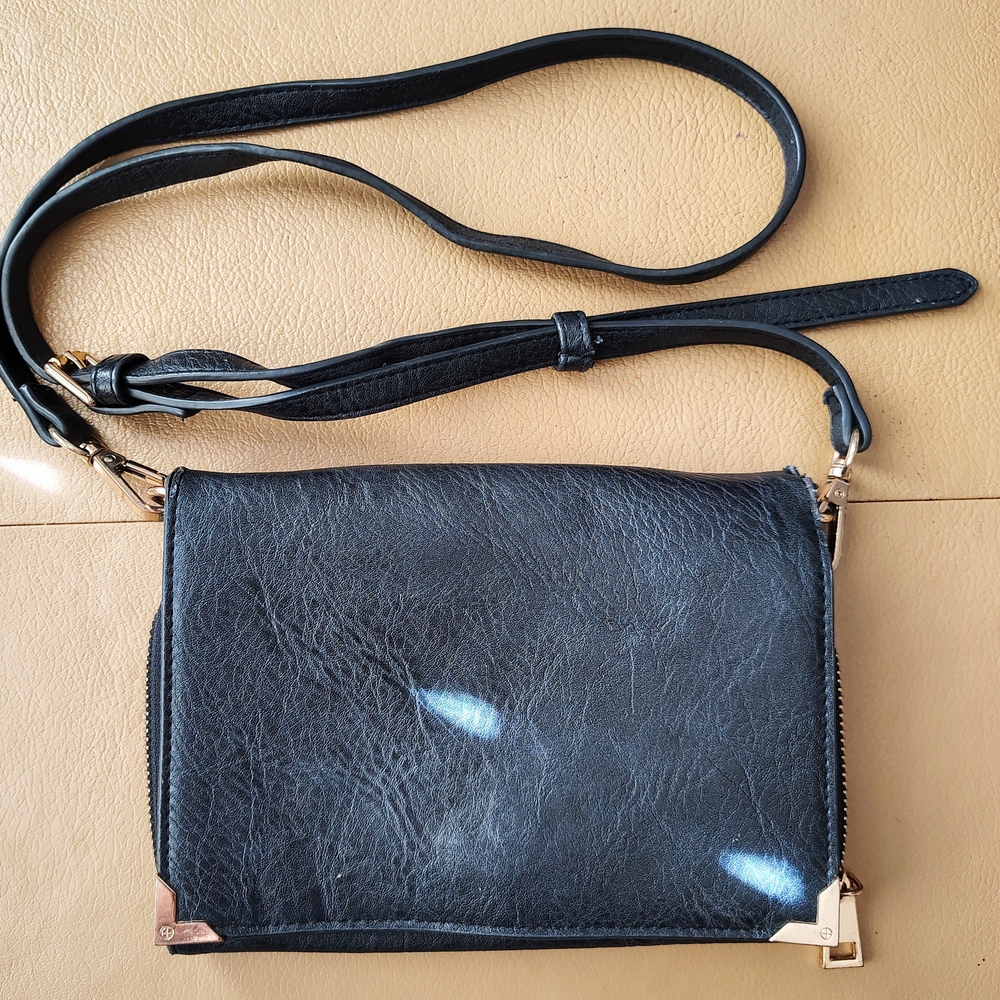 Urban Expressions Black Crossbody Bag with Gold Accents